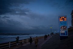 2022 Uferpromenade in Westerland vor dem Sturm