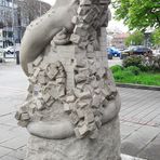 20220425  Neue Steinskulptur in Bayreuth  Annecyplatz VAN