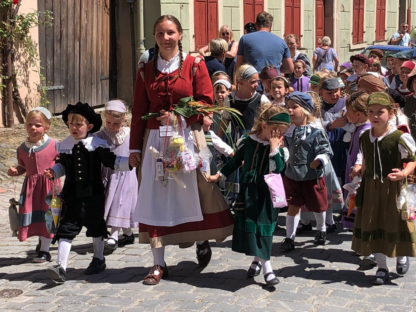 20220718  Dinkelsbühl Kinderzeche Lore mit den Kindern 