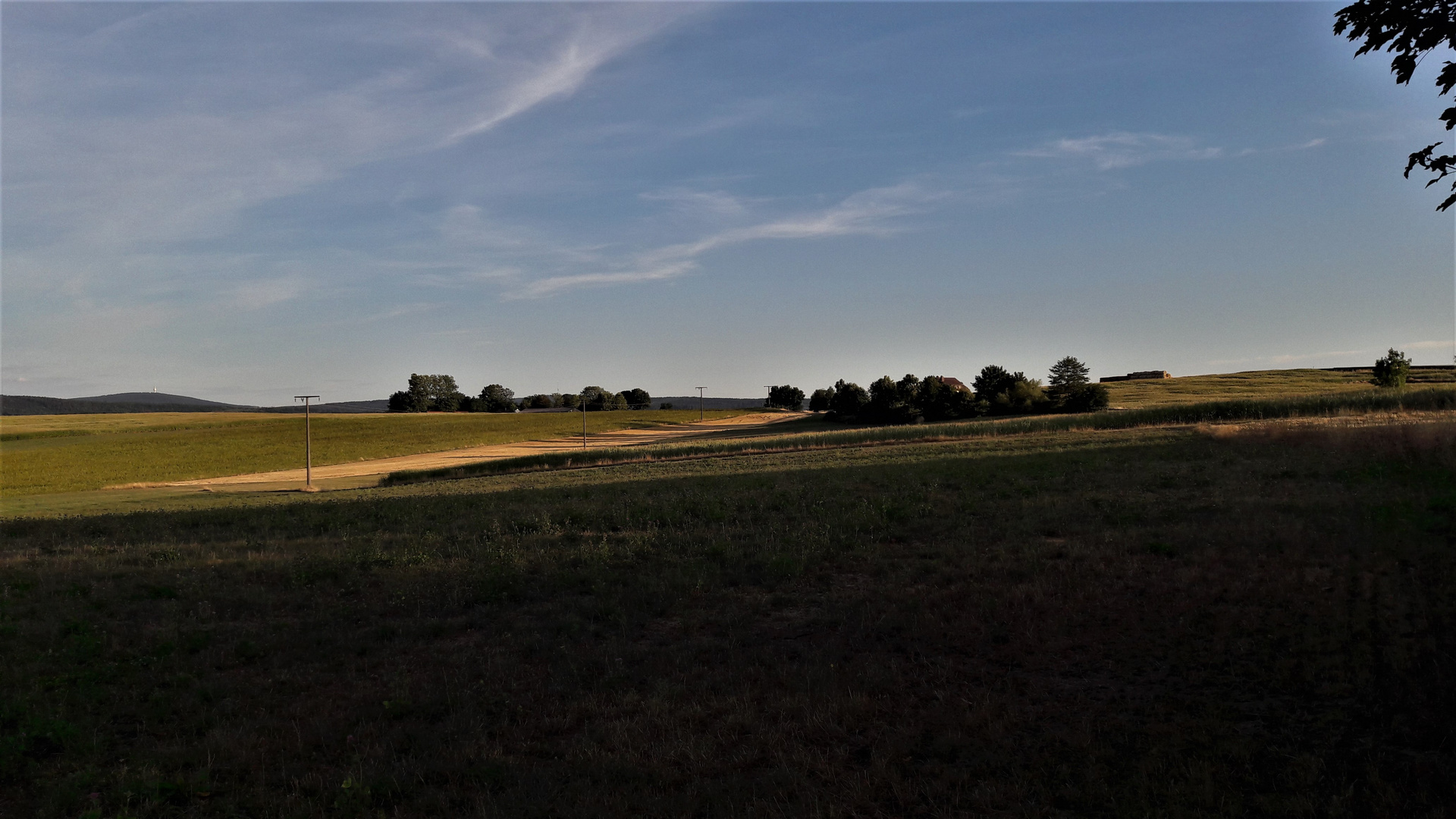 20220815 Donnerstag mit Durchblick bis zum Schneeberg