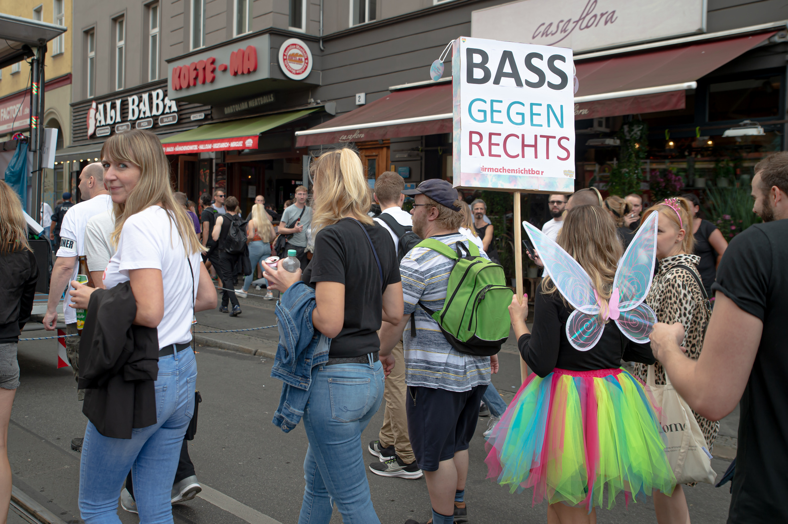 20220827 Zug der Liebe Bass gegen Rechts