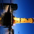 2023-07-14; Lindau; Leuchtturm zur blauen Stunde