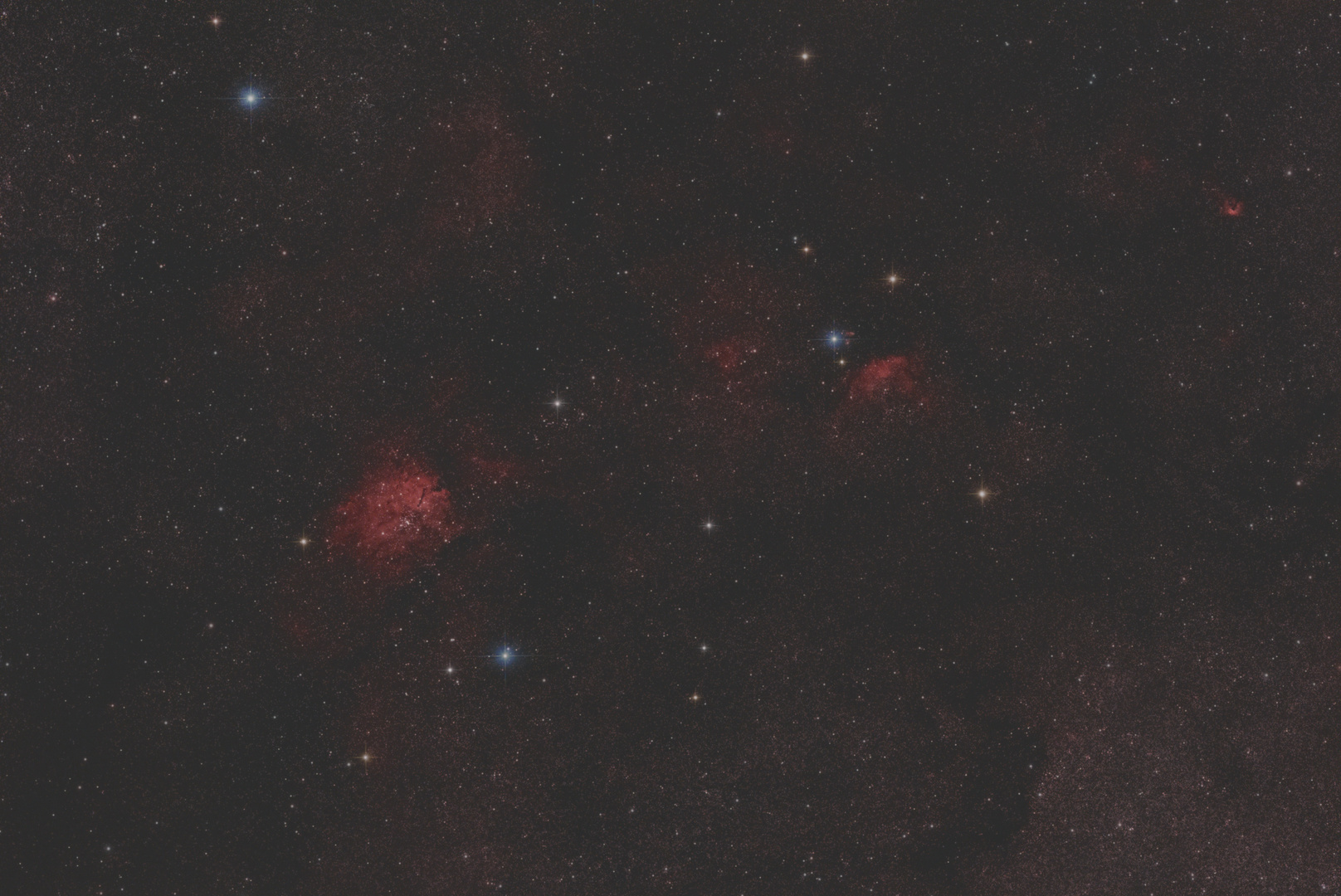 2023-09-16_MNSx8_24SY_NGC6823_270deg_F3-DuoNB