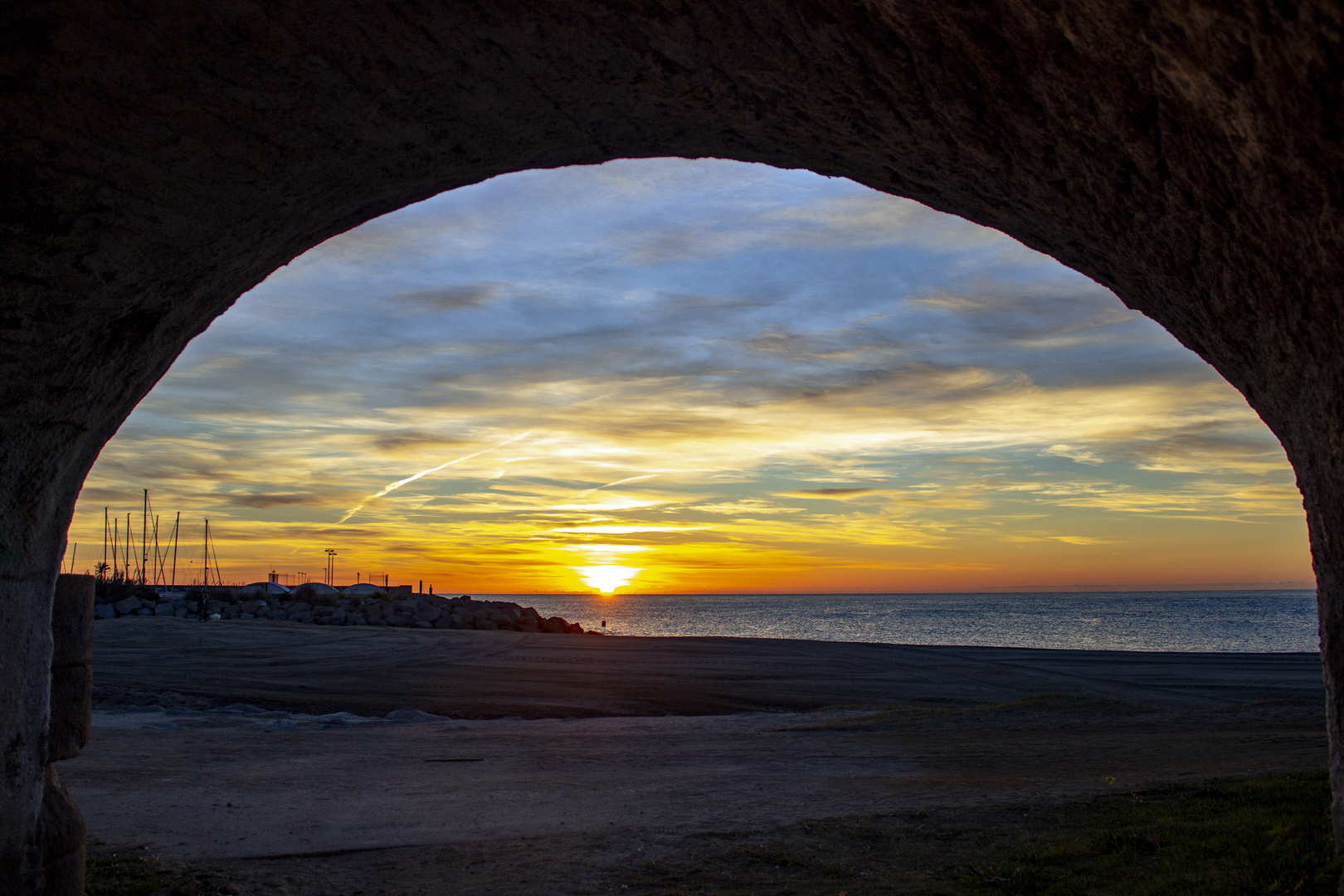 2023 Amanecer 11-01 en playa Llavaneras (Mediterráneo)