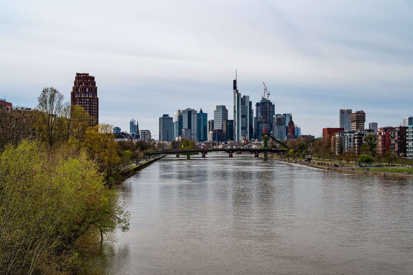 2023 Neue Skyline von der Deutschherrnbrücke