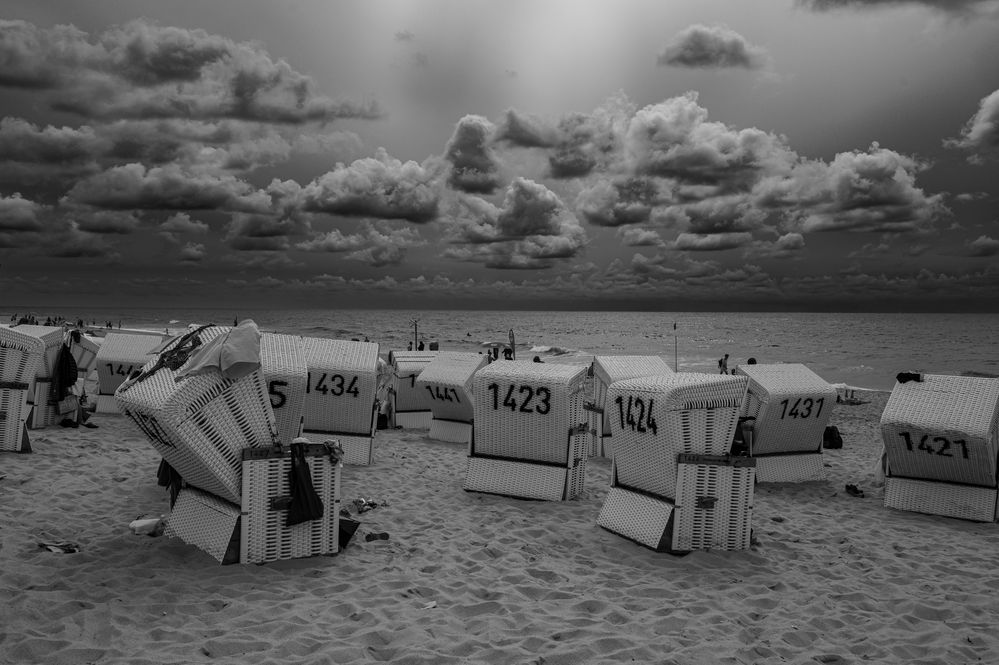 2023 Sylt: Strandkörbe unter Wolken