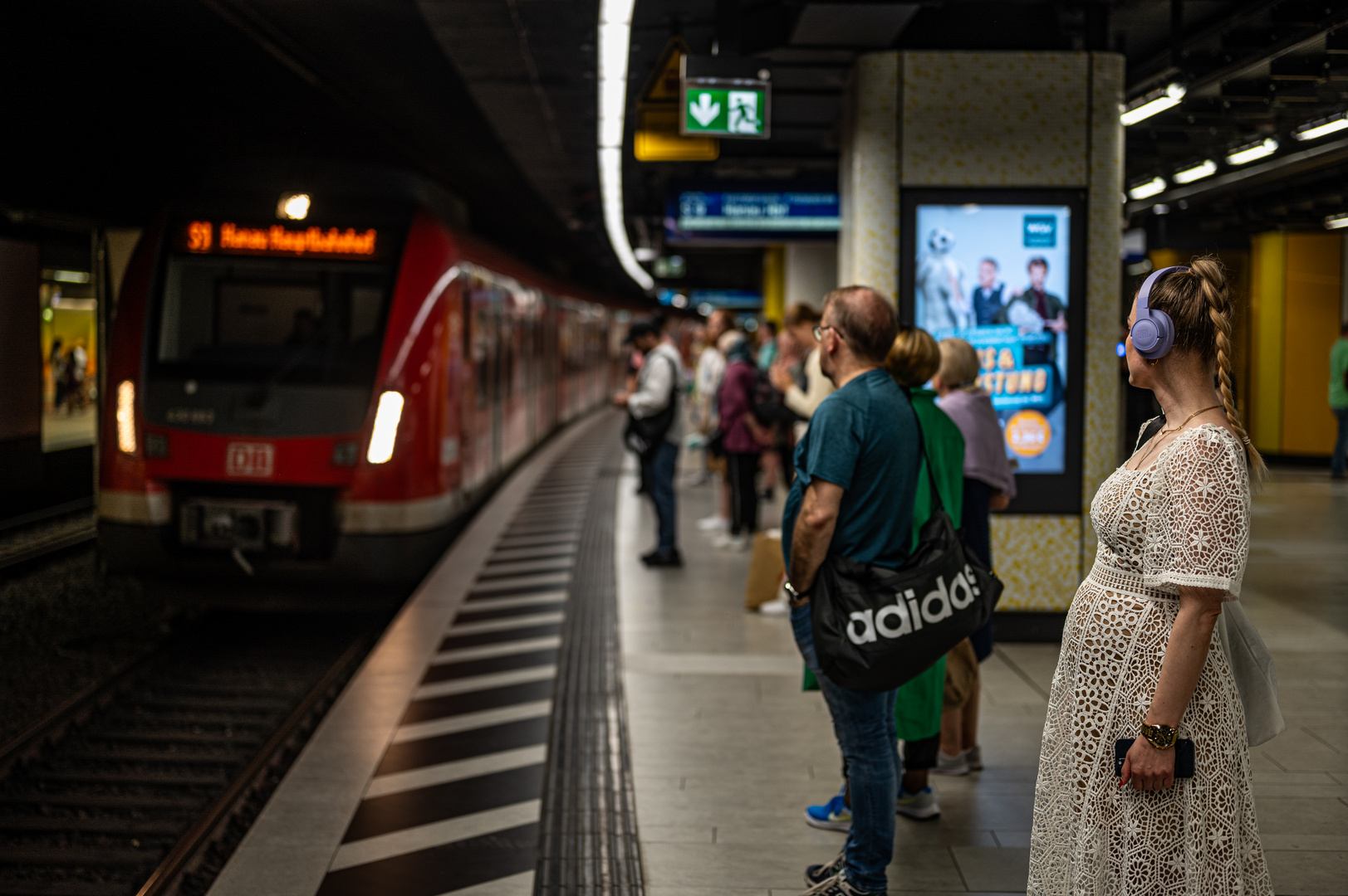 2023 Warten auf die S-Bahn