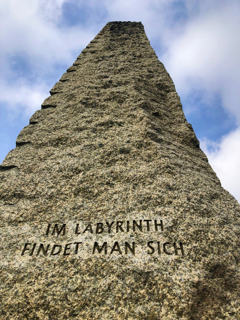 20230222 Granitlabyrinth Epprechtstein Mittelsäule