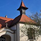 20230504 Der "schiefe Turm" als Schatten auf dem Dach der Friedhofskirche in Dinkelsbühl