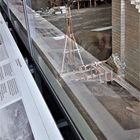 20230601  Spiegeltag : Deutsches Museum München Brückenbau hinter Glas mit Spiegelungen