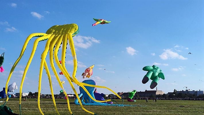 20230916  Berlin  Flugplatz Tempelhof Drachenfliegen