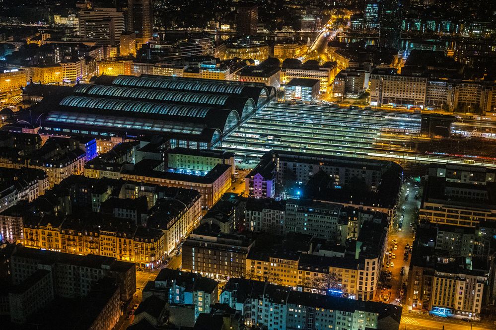 2024 Frankfurter Hauptbahnhof bei Nacht