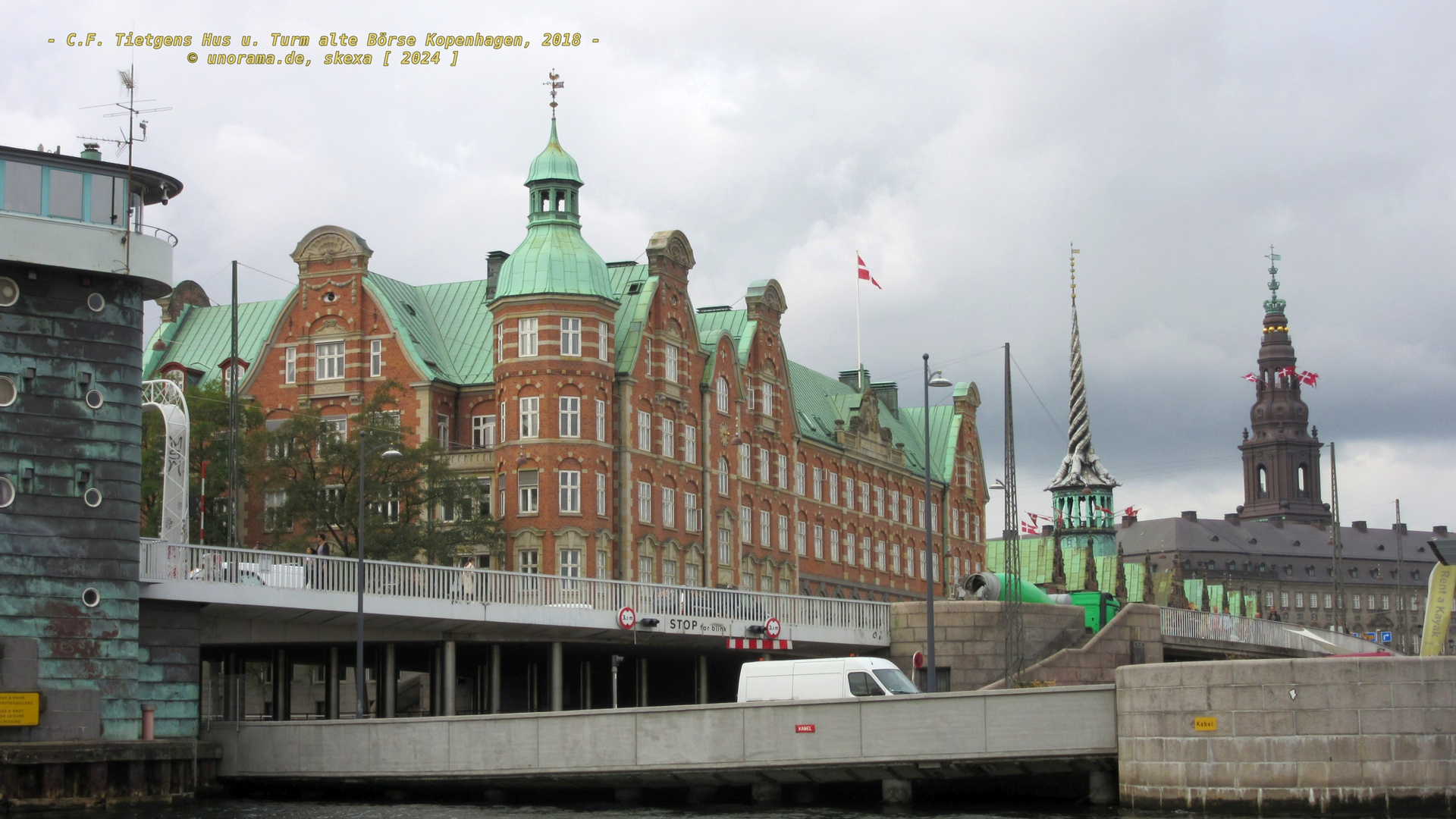 2024 verbrannt ! Kopenhagen 2018 Turm der alten Börse neben C.F. Tietgens Hus