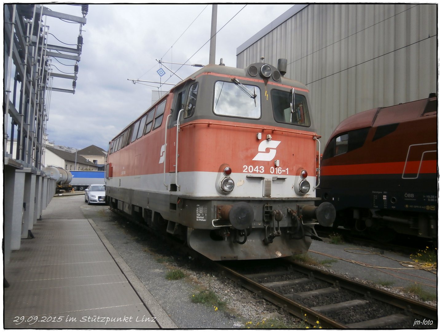 2043 016 am 29.09.2015 im Stützpunkt Linz