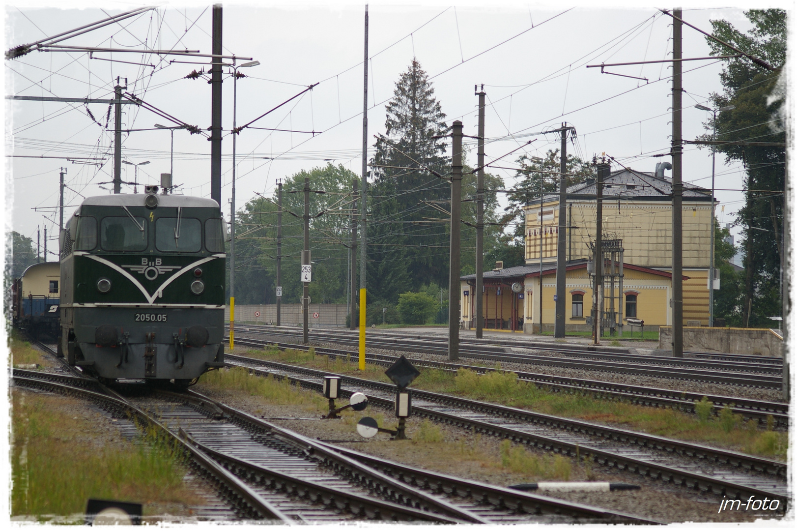 2050 05 im Bahnhof Timelkam