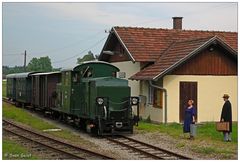 2091.02 mit einem Personenzug im Bahnhof Aalfang