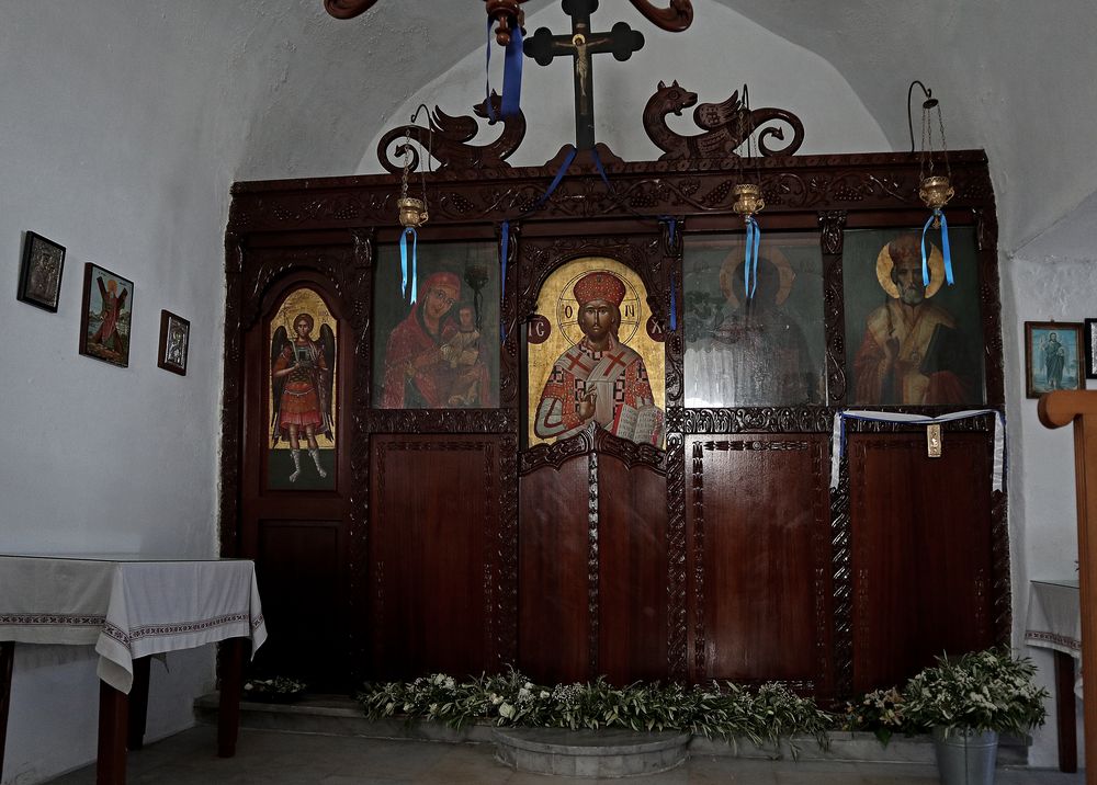 #20Roadside Chapel-Paros (inside)