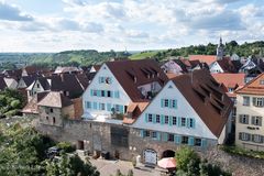 21-Stadtmauer, Altstadt, Stadtkirche und Weinberge