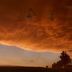 21 Uhr 25 am 19.05.2022 Was für ein Naturschauspiel am Himmel nach dem Gewitter vor....