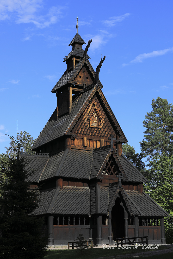 2108 Stabkirche aus Holz 282