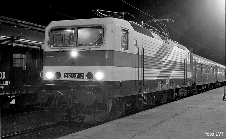 212 001 in schneefreien Erfurt am 06.12.1982