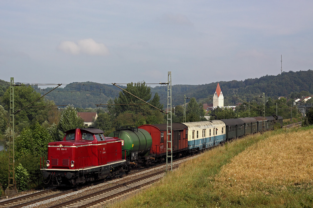 212 084-8 mit Sonderzug