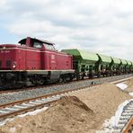 212 240 in der Gleisbaustelle im Gbf Du-Ruhrort Hafen