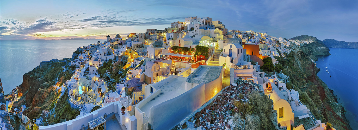 2123N FF Panorama Santorin Oia beleuchtet 