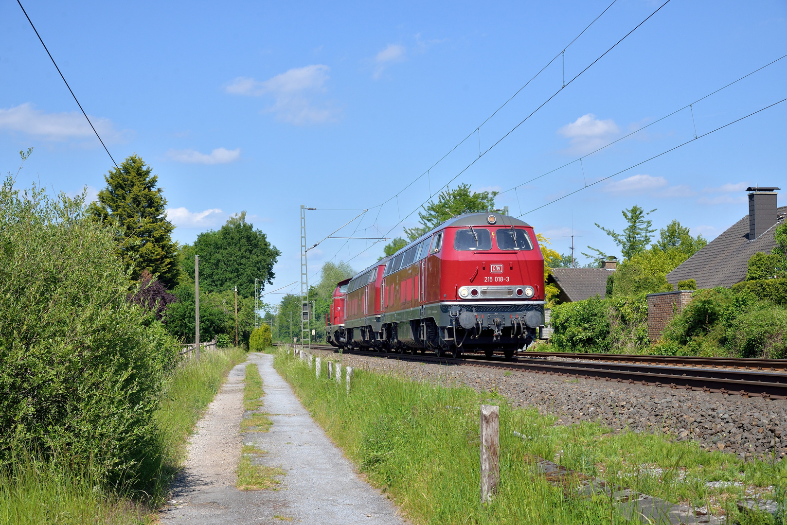 215 018-3 + 215 025 + 211 051 --EfW-- am 26.05.20 in Münster-Sudmühle