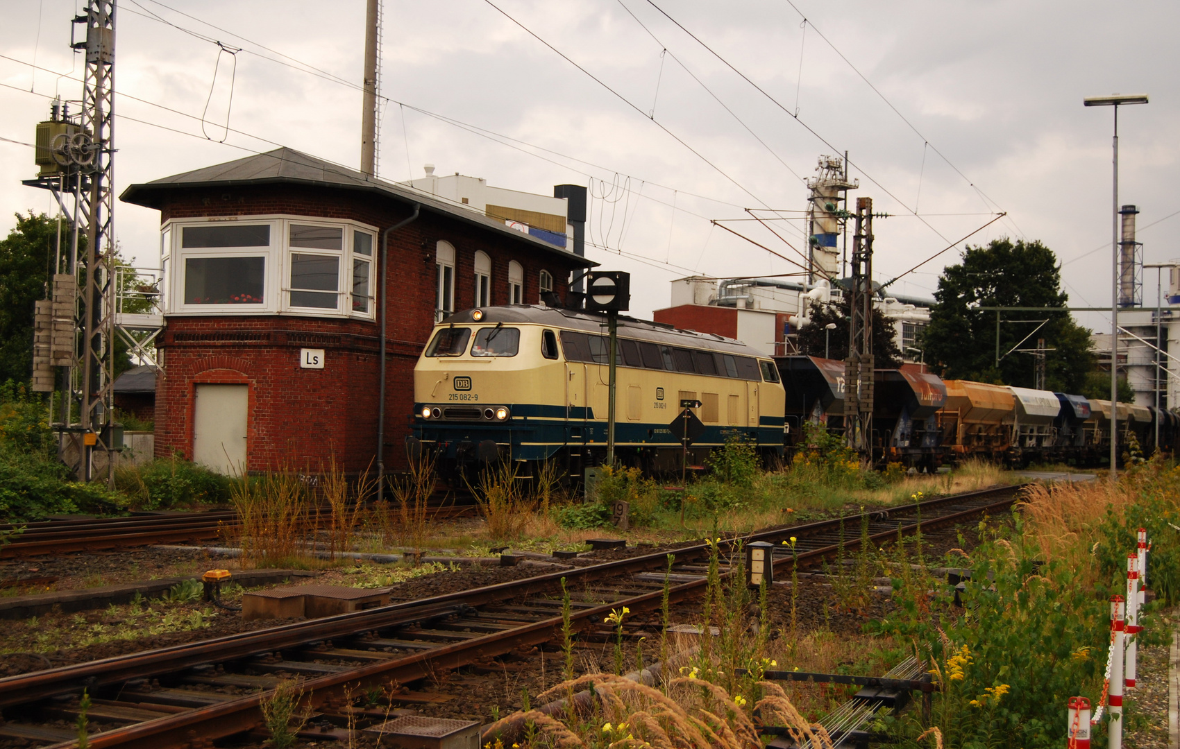 215 082 im Bauzugdienst