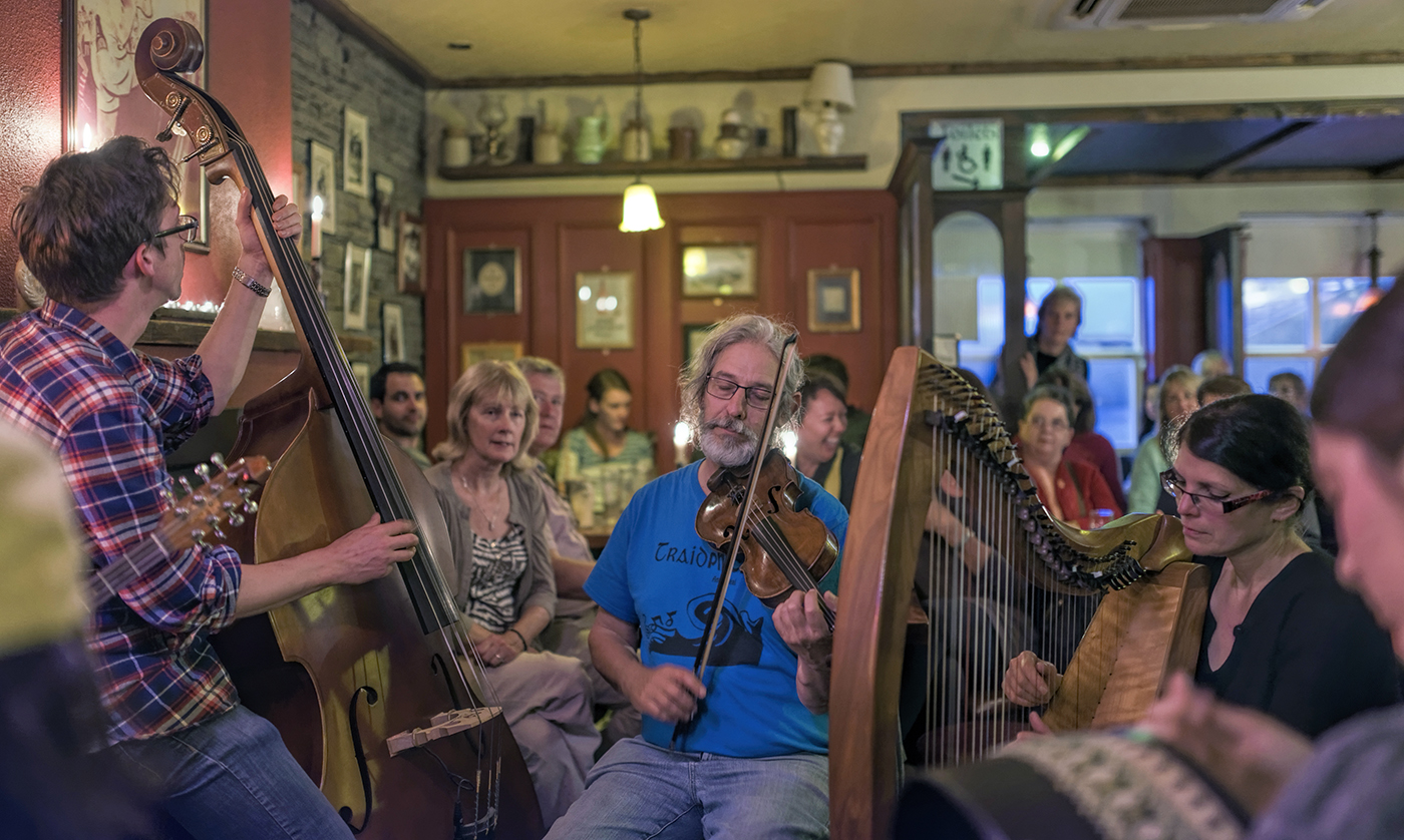 2175P Pub Kultur Doolin Irland Detail