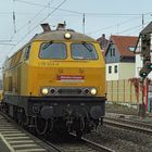 218 304-4 der Bahnbau Gruppe mit einem Arbeitszug