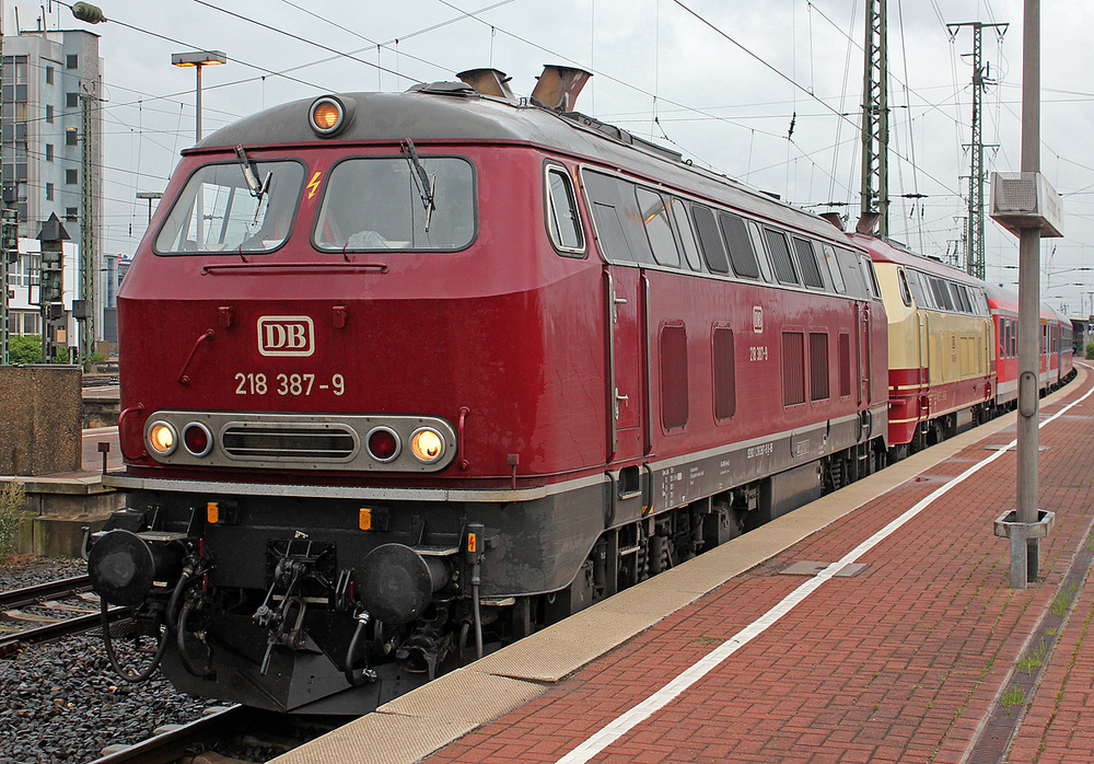 218 387-9 und 218 105-5 # 2