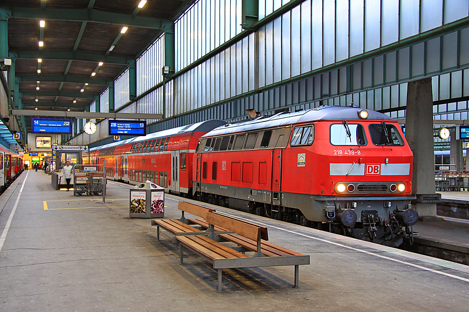 218 439 im alten Hbf Stuttgart