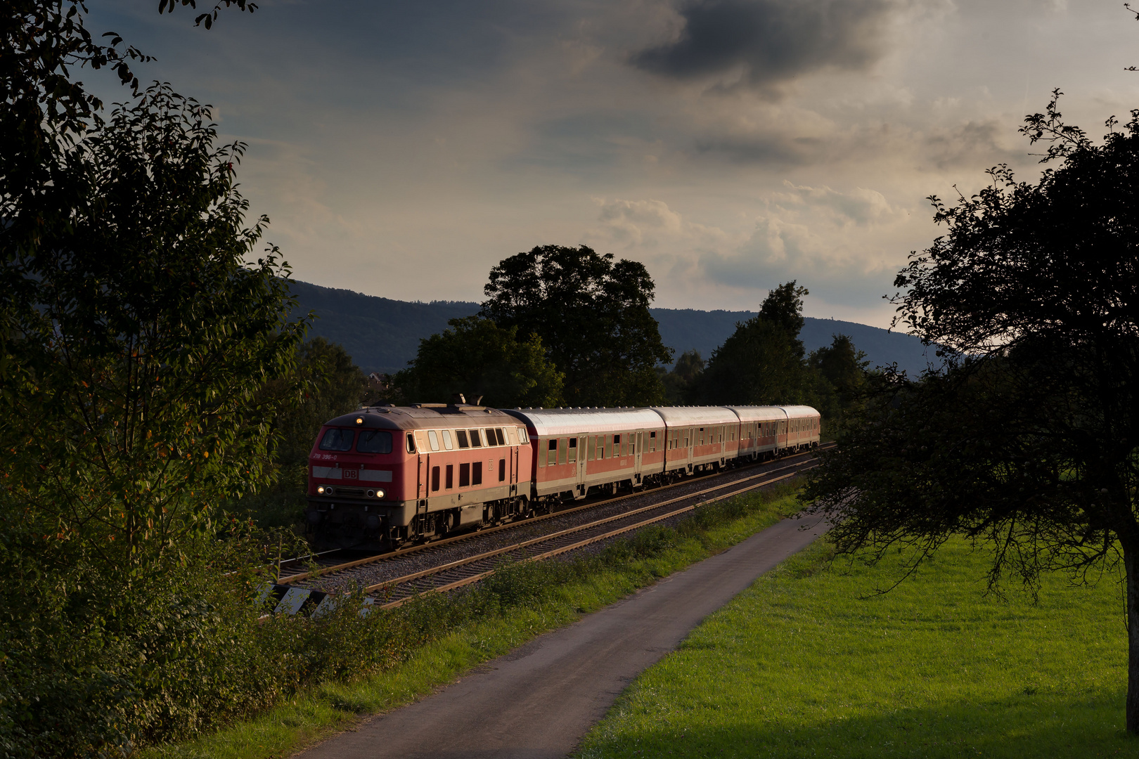 218-Wendezug auf der Hochrheinbahn (bearbeitet und neu hochgeladen)