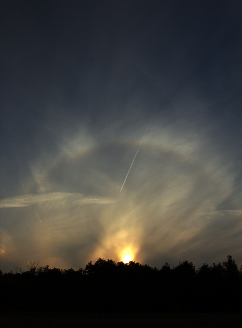 22 Photo Image Landscape Skies Halo Sunset Sun 22 Degrees Light Skies Sky Images At Photo Community
