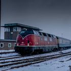 220 013-7: Einfahrt in den Bahnhof Cuxhaven