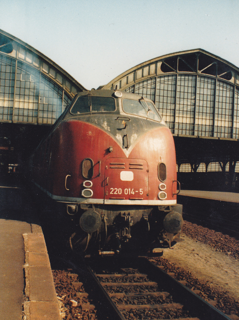 220 014-5 Lübeck Hbf