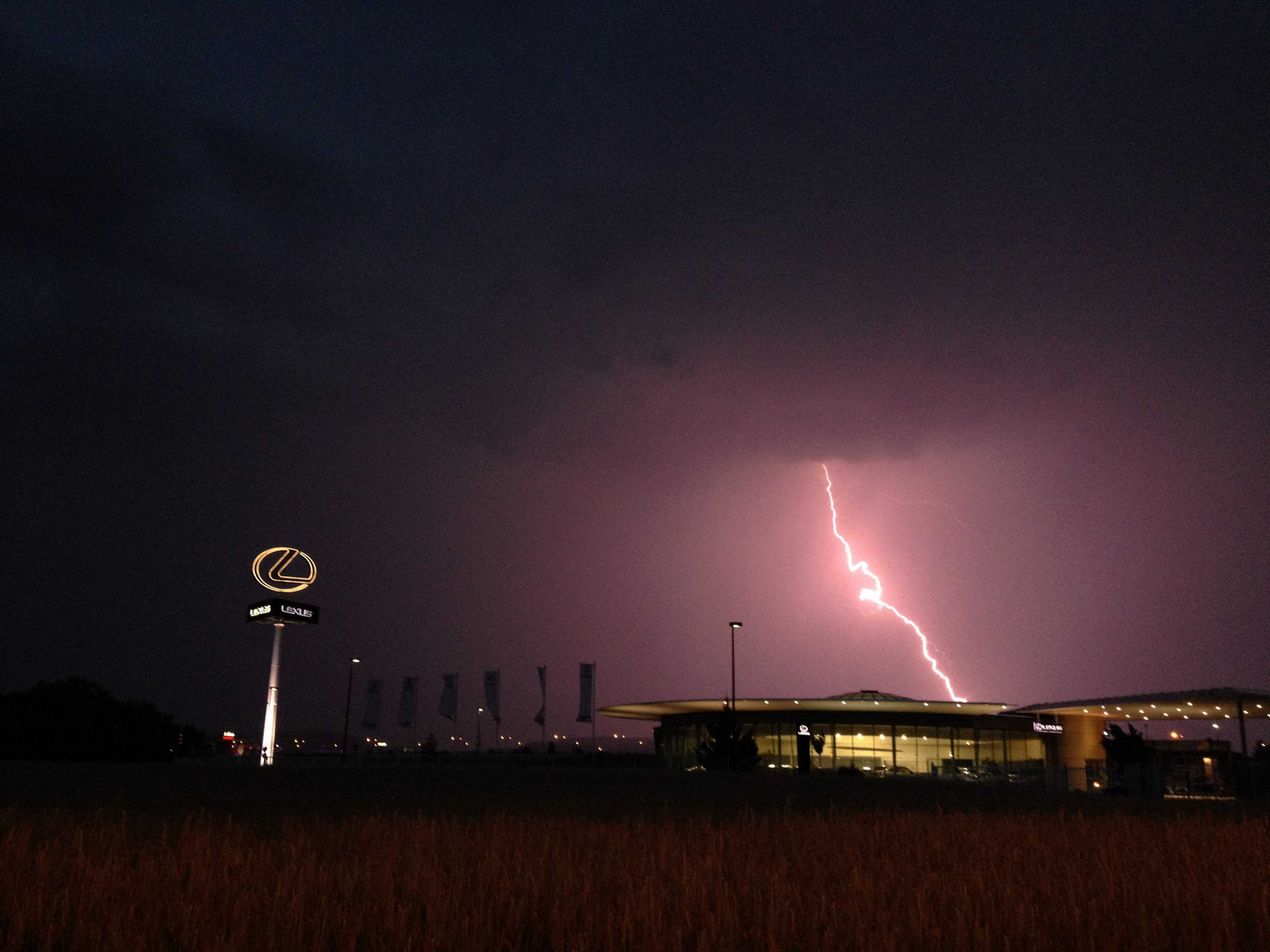 22000 Lightning strikes hit the country on this day! An iPhone image!