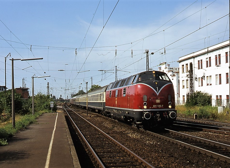 221 135-7 in Weinheim