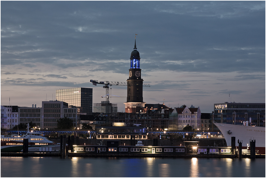 22:12 Blue Port Hamburg