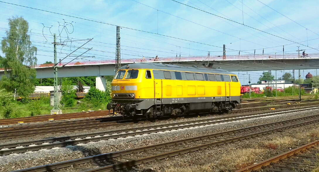 225 010 DB Netzinstandhaltung am 12.05.2018 am Entenfang in Duisburg 