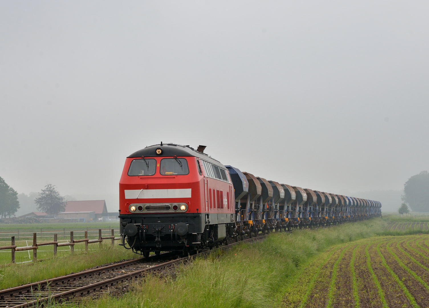 225 079-3 --LWC-- am 04.06.21 zwischen Versmold und Bad Laer auf der TWE