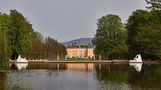 Schwetzingen - Schloss mit Weiher von Marina Luise