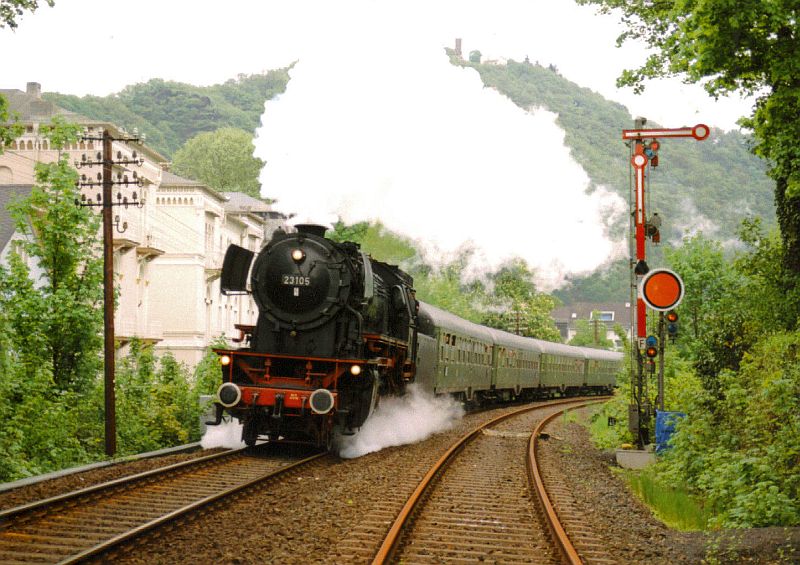 23 105 auf der Lahntalbahn