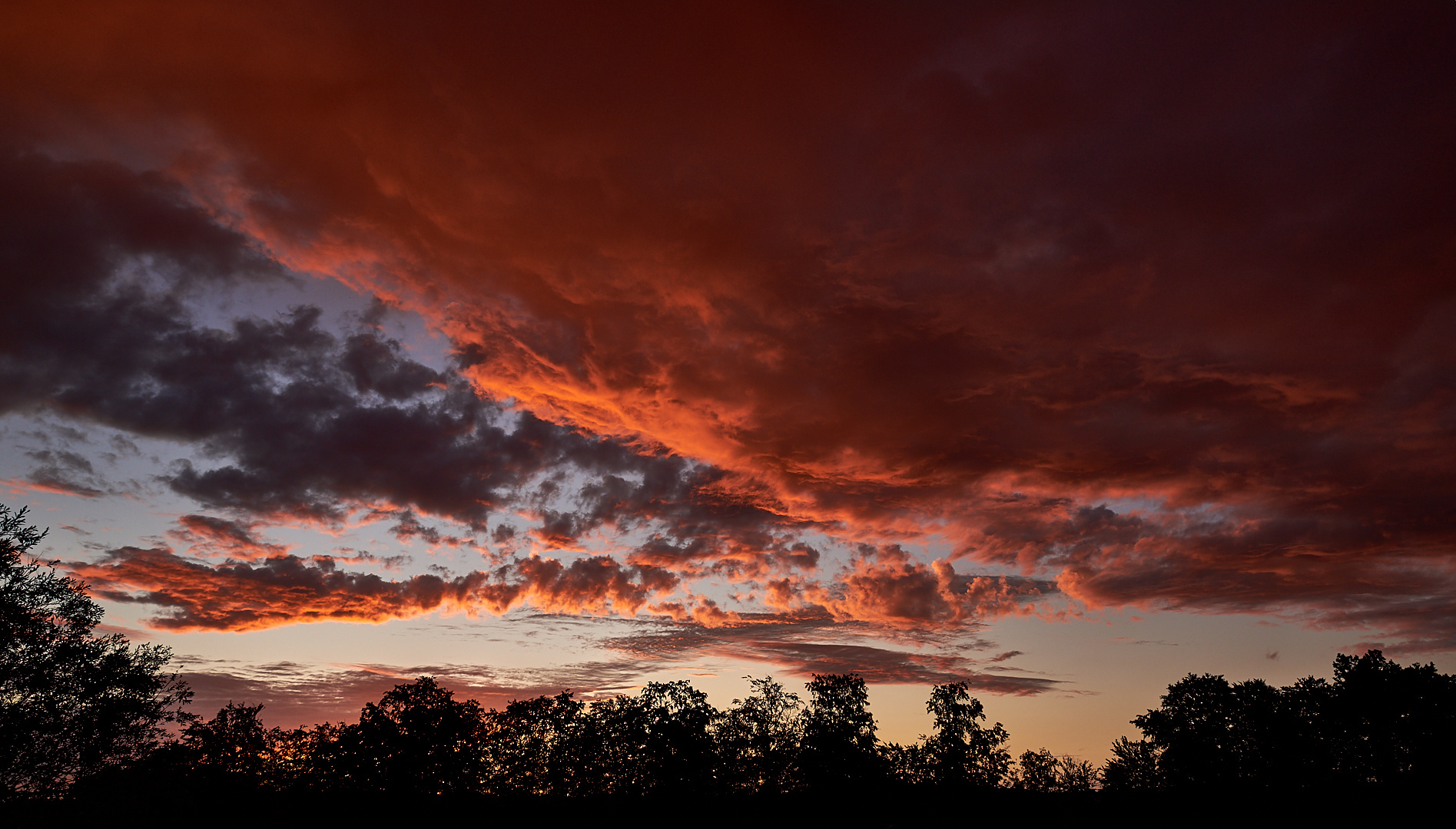 23.05.2020 um 20 Uhr 55, ein Hammer-Sonnenuntergang und das direkt vor der Haustür...