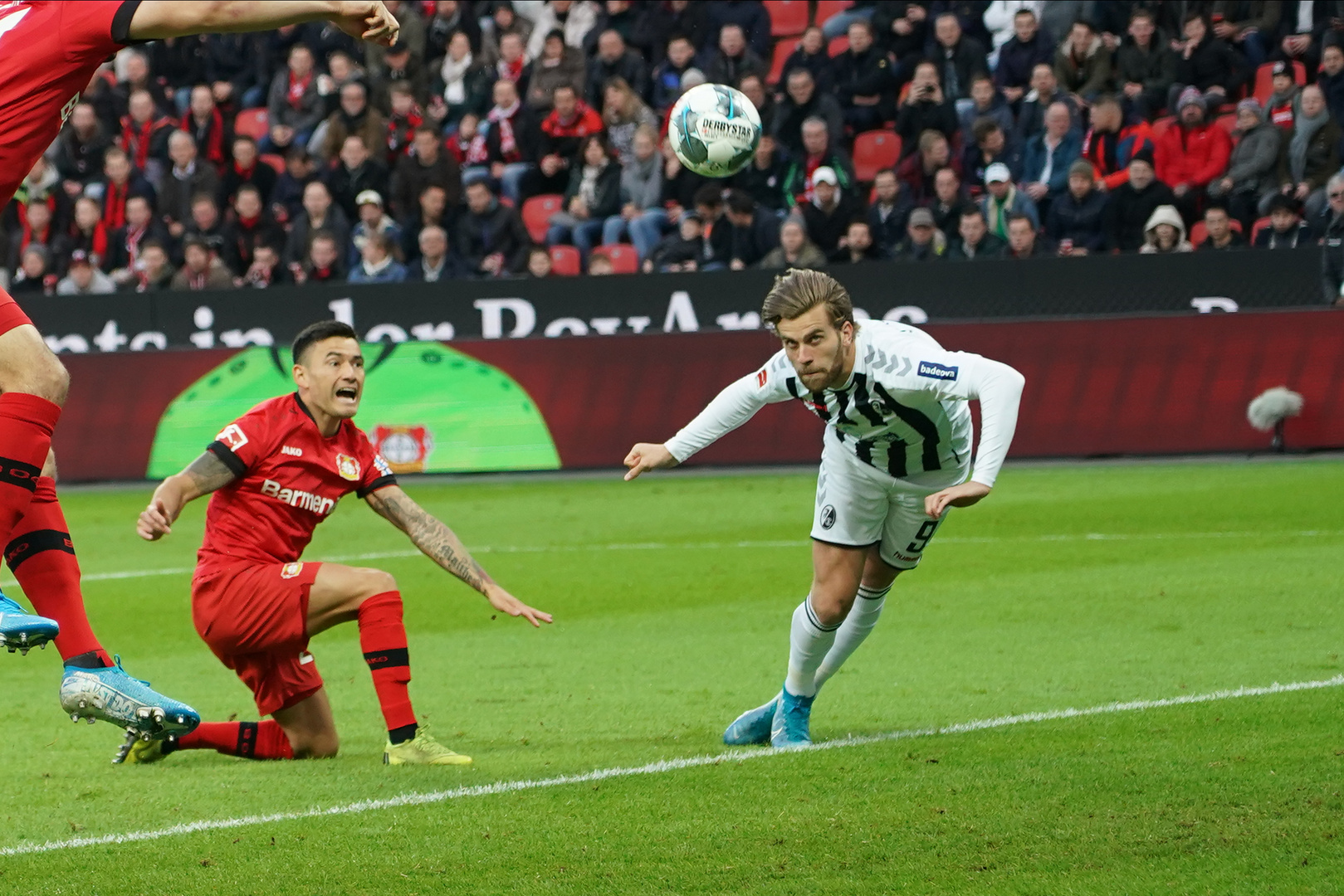 23.11.2019, BayArena, Leverkusen, GER, 1. FBL, Bayer 04 Leverkusen vs. SC Freiburg,