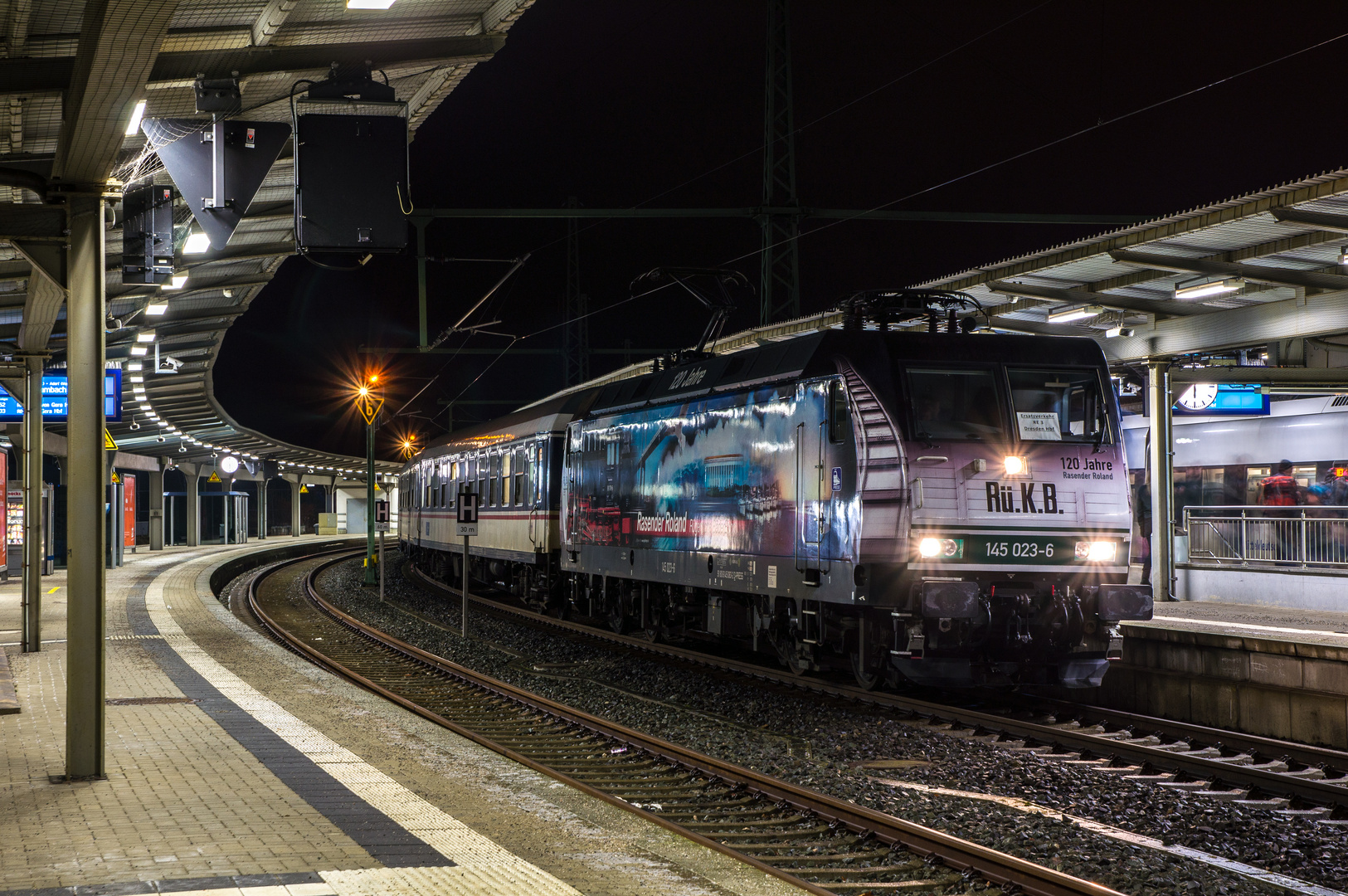 23.12.16 145 023 im RE Ersatzverkehr in Plauen/V. ob.Bf. 