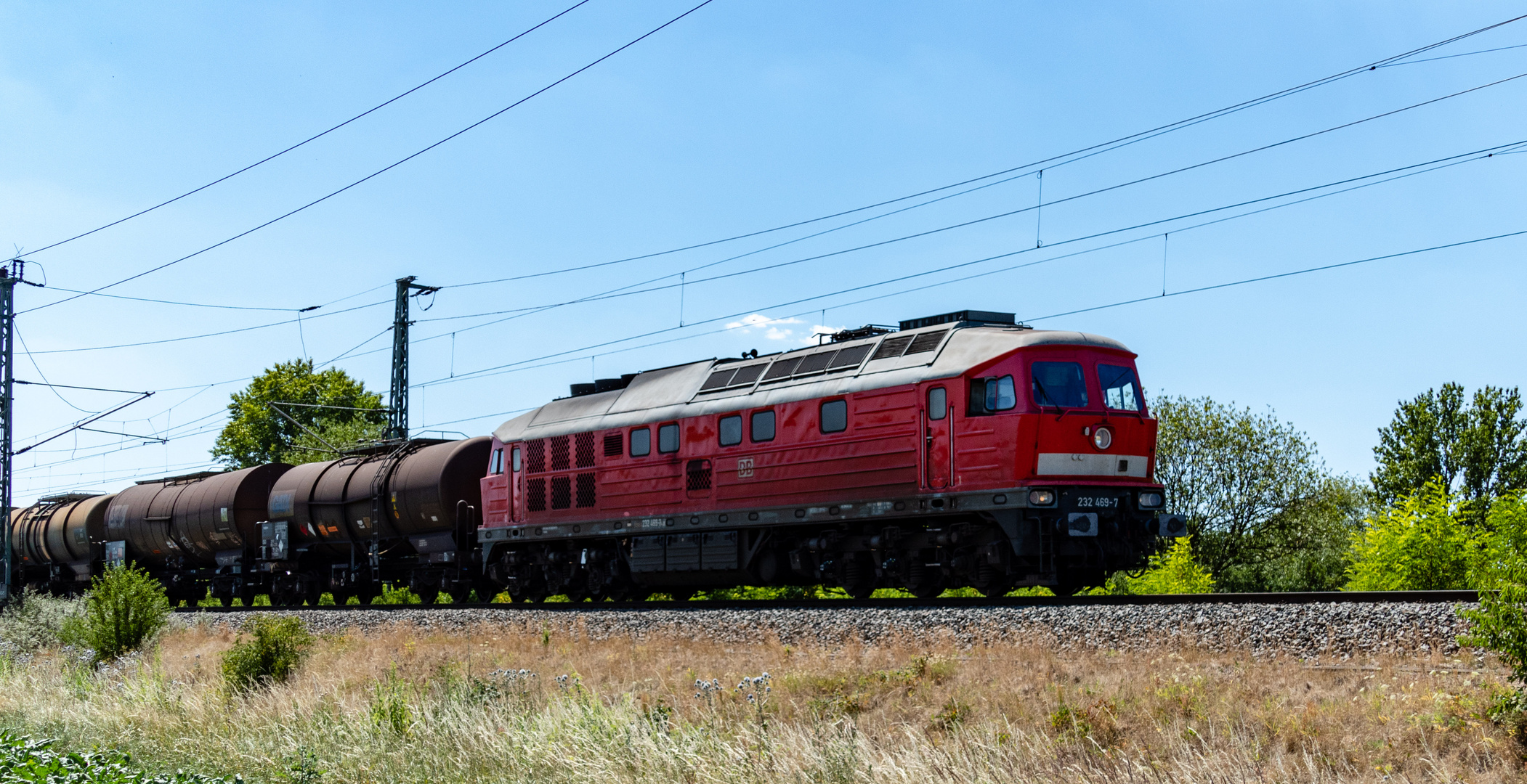 232 469-7 mit einem Kesselzug am Haken