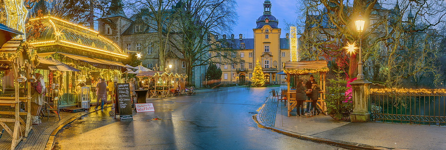 2325SC-62SC Weihnachtsbeleuchtung vor Schloss Bückeburg Panoramadetail